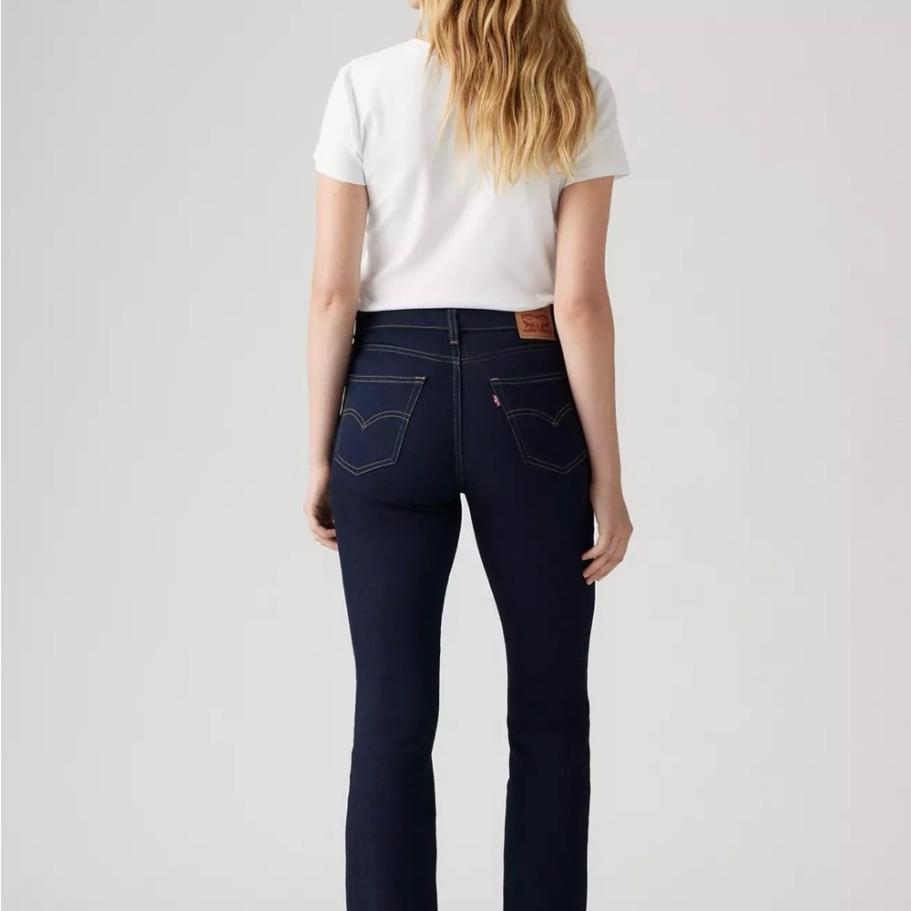 70. NWT LEVIS 725 HIGH RISE BOOTCUT WOMEN'S JEANS Size 29 {$135} - Picture 3 of 9
